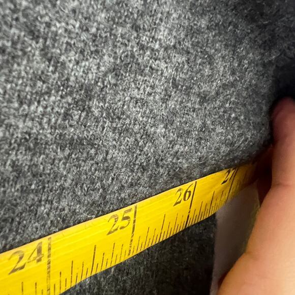 Vince Gray Wool Cashmere Blend Sweater Small Minimalist Cozy Classic Preppy - Picture 7 of 7